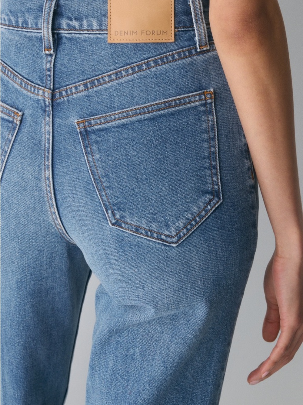 Aritzia Denim Forum Light Blue High-Rise Jeans - Picture 13 of 14